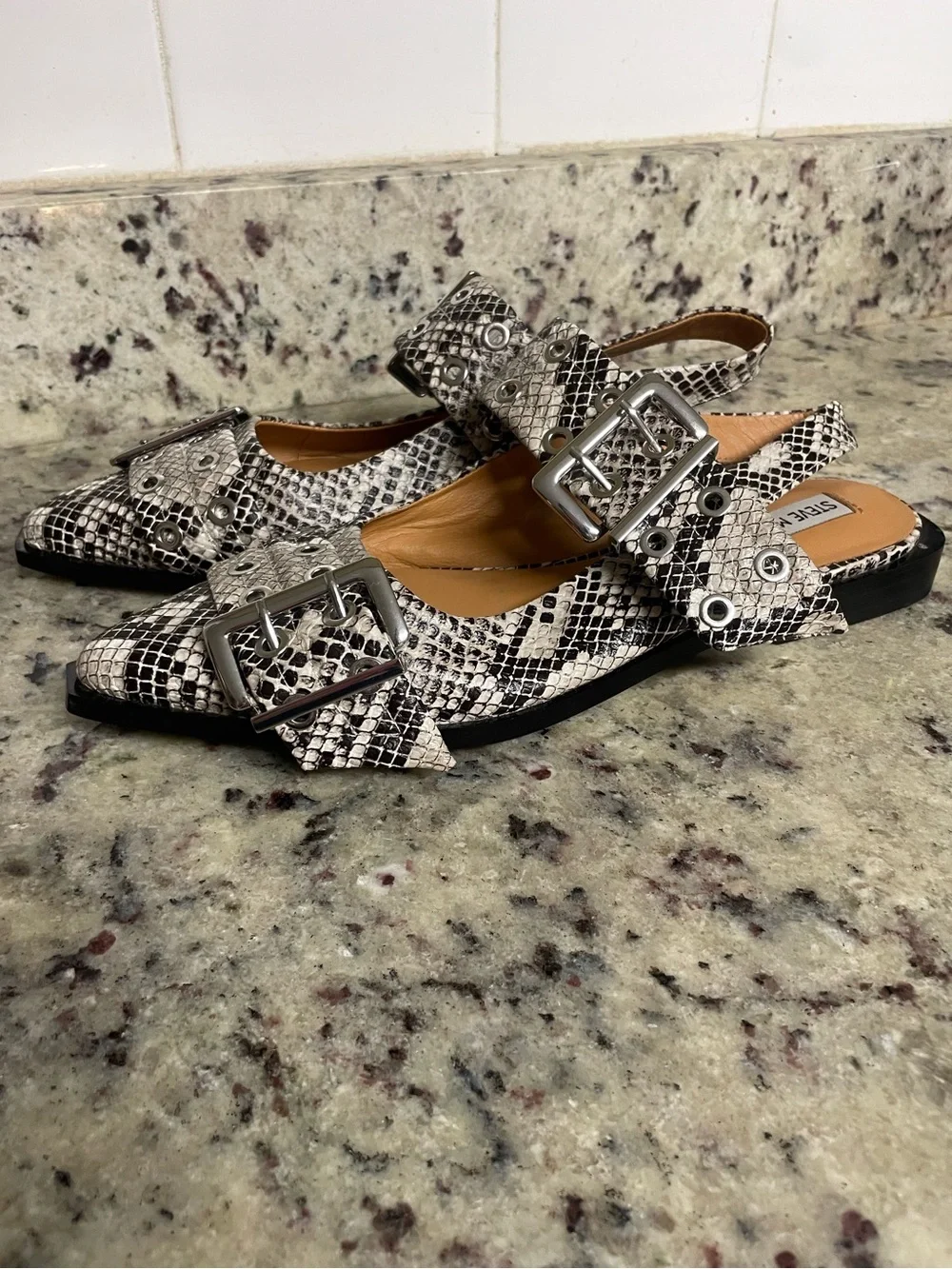 Steve Madden Graya Snakeskin Buckle Slingback Flats point toe woman 9.5